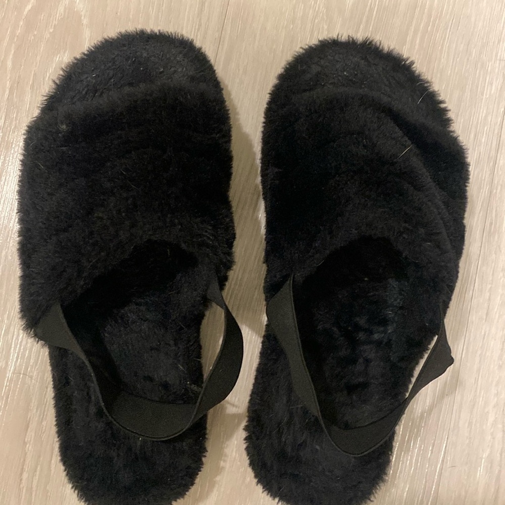Size 8.5/9 black house slides / slippers - good condition worn 5-6x
